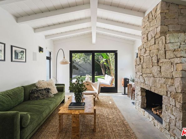 3039 Vineyard Avenue, Los Angeles CA 90016