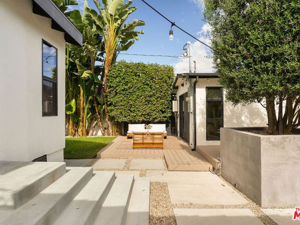 3039 Vineyard Avenue, Los Angeles CA 90016
