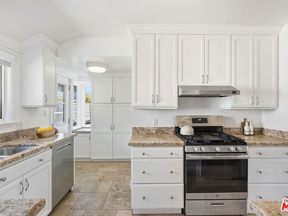 8136 Holy Cross Place, Los Angeles CA 90045