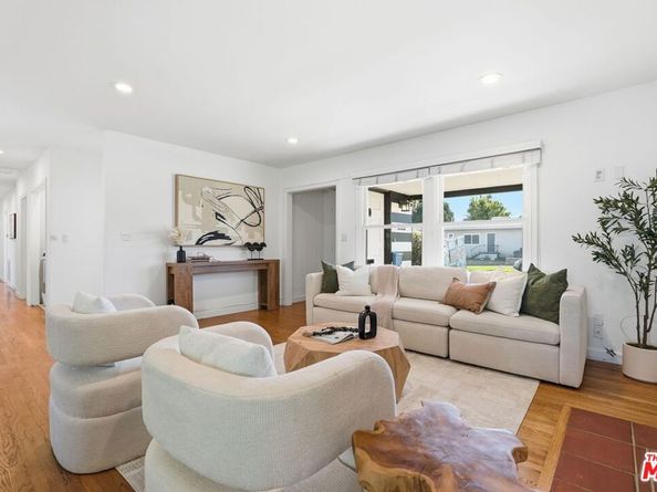 8136 Holy Cross Place, Los Angeles CA 90045