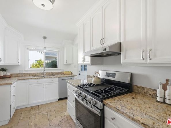 8136 Holy Cross Place, Los Angeles CA 90045