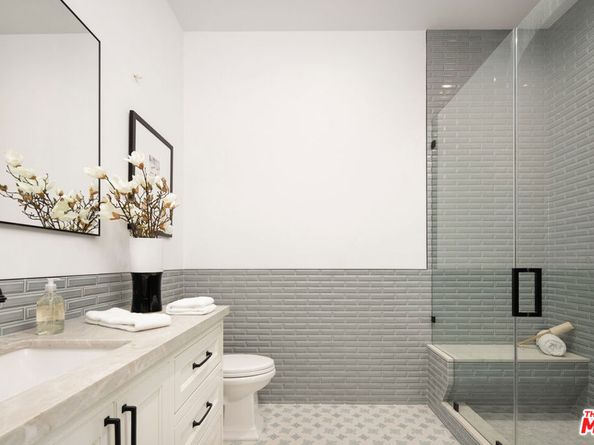 836 S Muirfield Road, Los Angeles CA 90005