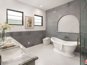 836 S Muirfield Road, Los Angeles CA 90005