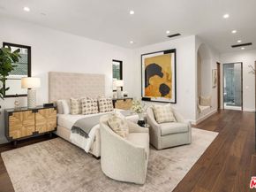 836 S Muirfield Road, Los Angeles CA 90005