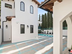 836 S Muirfield Road, Los Angeles CA 90005