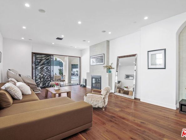 836 S Muirfield Road, Los Angeles CA 90005