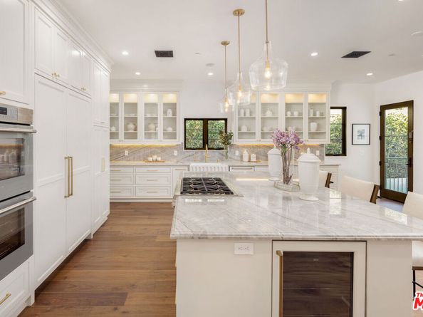 836 S Muirfield Road, Los Angeles CA 90005