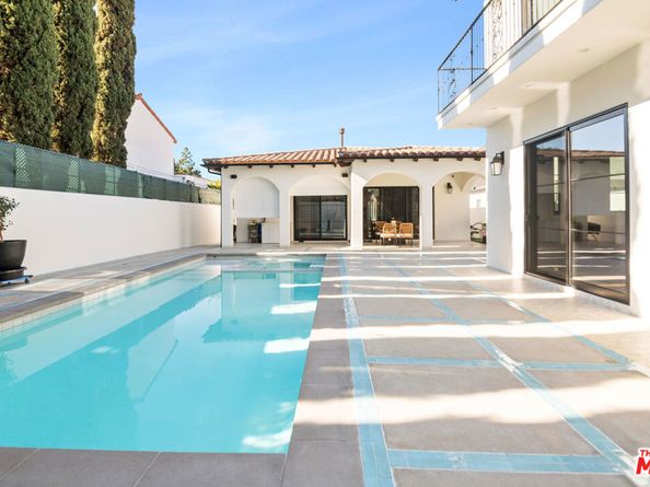 836 S Muirfield Road, Los Angeles CA 90005