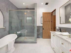 836 S Muirfield Road, Los Angeles CA 90005