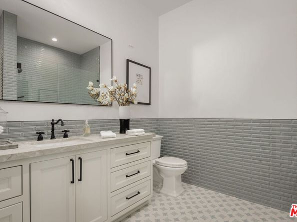 836 S Muirfield Road, Los Angeles CA 90005