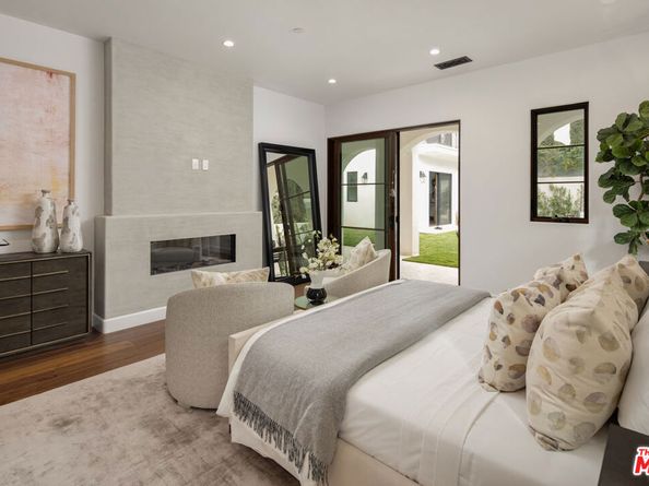 836 S Muirfield Road, Los Angeles CA 90005