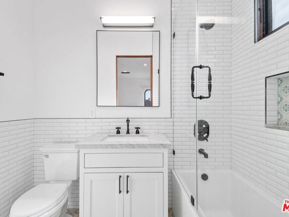 836 S Muirfield Road, Los Angeles CA 90005