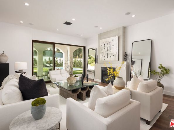 836 S Muirfield Road, Los Angeles CA 90005