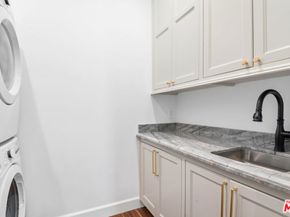 836 S Muirfield Road, Los Angeles CA 90005
