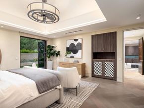 6005 La Jolla Scenic Dr S, La Jolla CA 92037