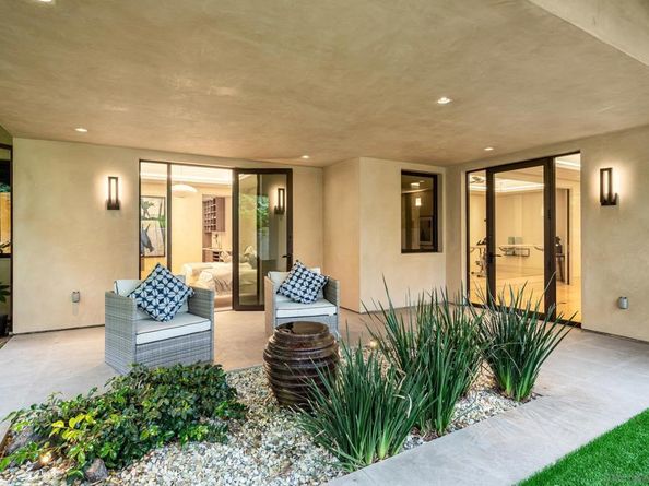 6005 La Jolla Scenic Dr S, La Jolla CA 92037