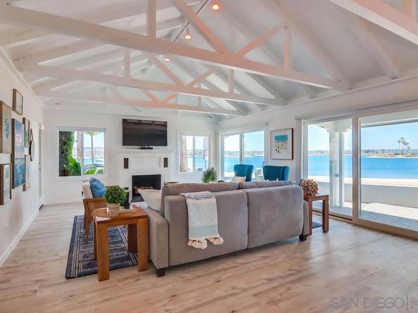 3291 Bayside Walk, San Diego CA 92109