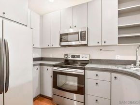 2402 Altisma Way G, Carlsbad CA 92009