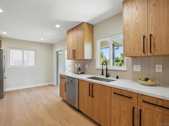 5460 Gilbert Dr, San Diego CA 92115
