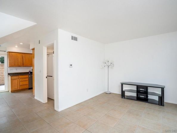 486 S Anza St, El Cajon CA 92020