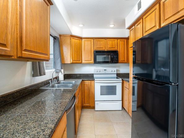 486 S Anza St, El Cajon CA 92020