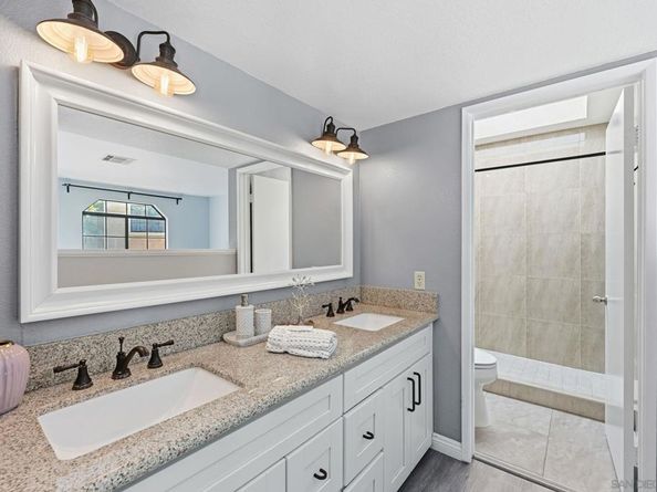 9270 Towne Centre Dr 31, San Diego CA 92121