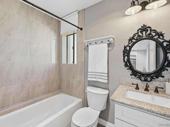 9270 Towne Centre Dr 31, San Diego CA 92121