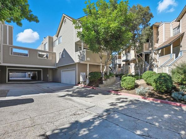 9270 Towne Centre Dr 31, San Diego CA 92121