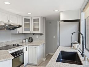 9270 Towne Centre Dr 31, San Diego CA 92121