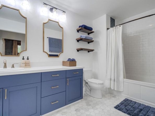 1150 J St 220, San Diego CA 92101
