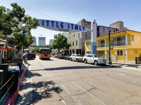 1944 State St 17, San Diego CA 92101