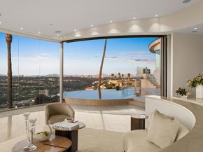 7455 Hillside Dr, La Jolla CA 92037