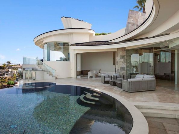 7455 Hillside Dr, La Jolla CA 92037