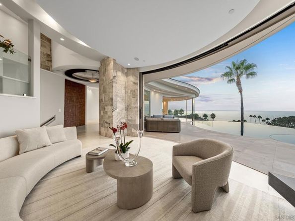 7455 Hillside Dr, La Jolla CA 92037