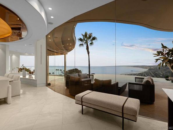 7455 Hillside Dr, La Jolla CA 92037