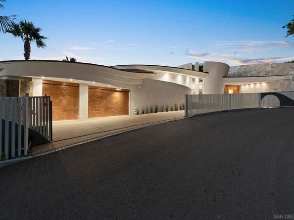 7455 Hillside Dr, La Jolla CA 92037