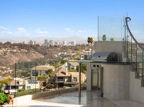 7455 Hillside Dr, La Jolla CA 92037