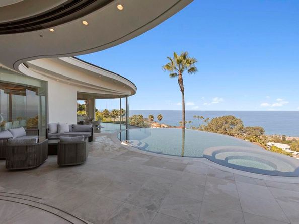 7455 Hillside Dr, La Jolla CA 92037