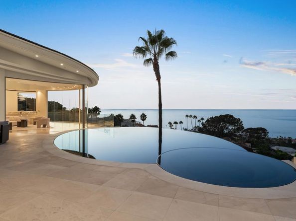 7455 Hillside Dr, La Jolla CA 92037