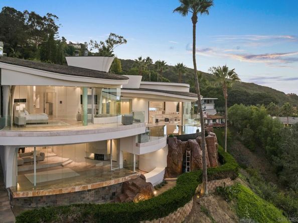 7455 Hillside Dr, La Jolla CA 92037