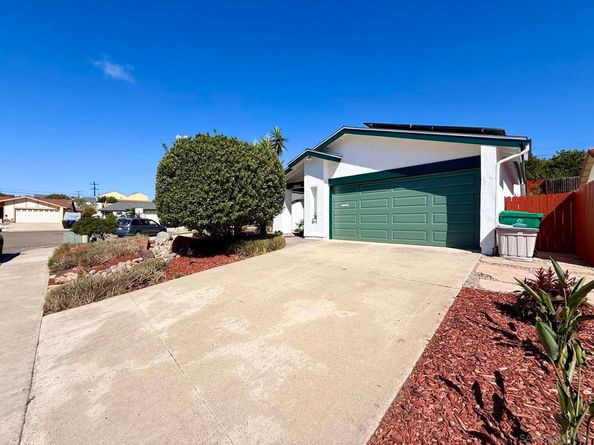2767 Lancha St, San Diego CA 92111