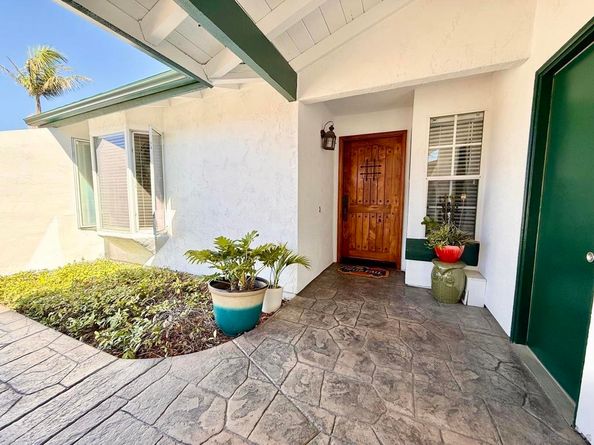 2767 Lancha St, San Diego CA 92111