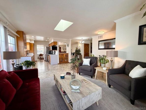 2767 Lancha St, San Diego CA 92111