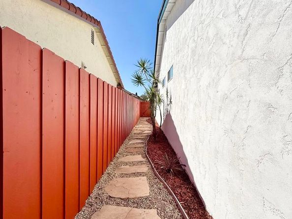 2767 Lancha St, San Diego CA 92111