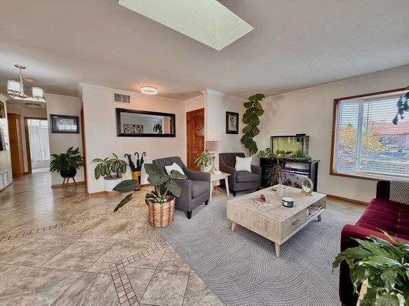 2767 Lancha St, San Diego CA 92111
