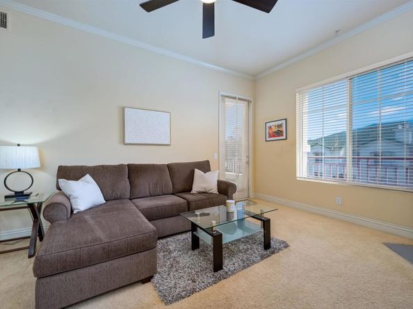 12368 Carmel Country Rd 303, San Diego CA 92130