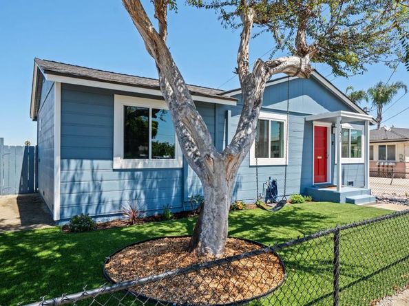 6492 6494 Lanston St., San Diego CA 92111