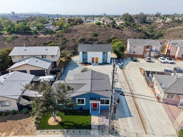 6492 6494 Lanston St., San Diego CA 92111