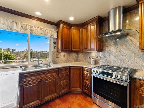 10791 Wallingford Rd, San Diego CA 92126