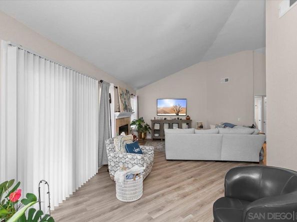 1299 Via Apuesto, San Marcos CA 92078